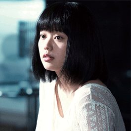 咲良役(冨手麻妙)